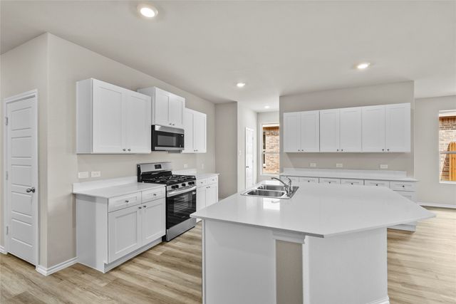 9741 Mcclane Farm Drive, Crowley, TX 76036