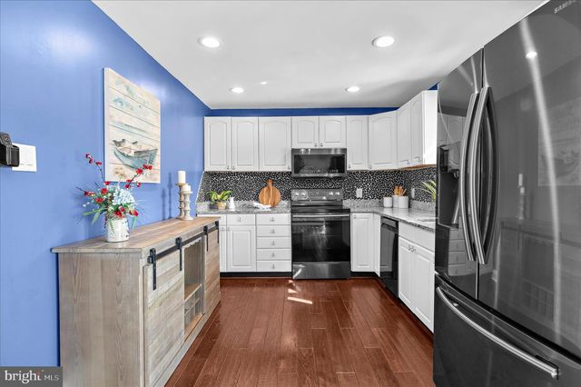 787 POWHATAN BEACH RD, Pasadena, MD 21122