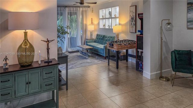 4420 NE 15th Ave, Oakland Park, FL 33334