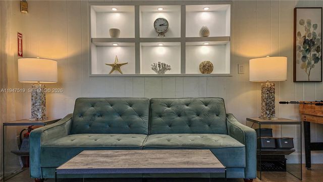 4420 NE 15th Ave, Oakland Park, FL 33334