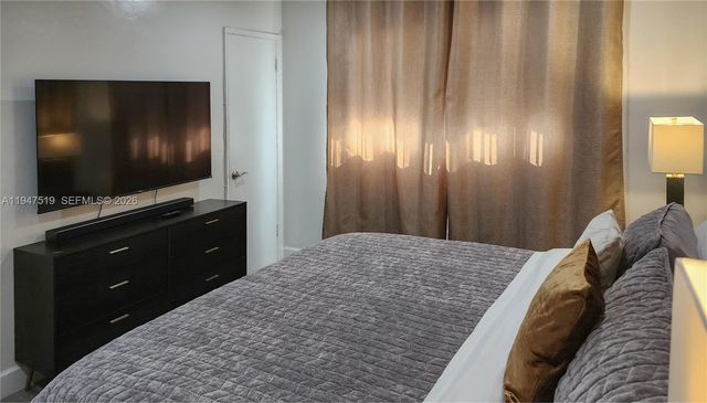 4420 NE 15th Ave, Oakland Park, FL 33334