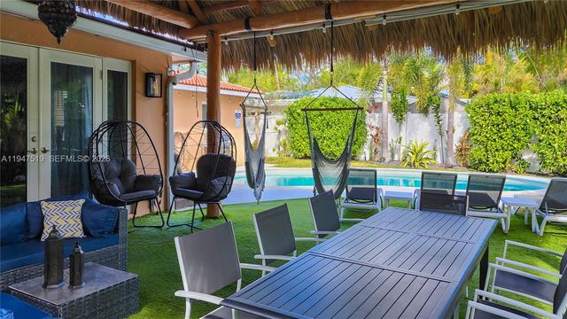 4420 NE 15th Ave, Oakland Park, FL 33334