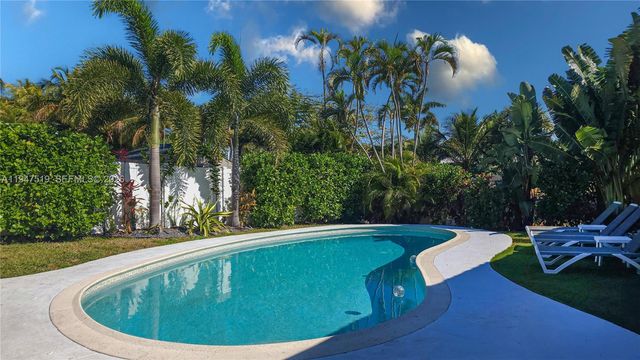 4420 NE 15th Ave, Oakland Park, FL 33334