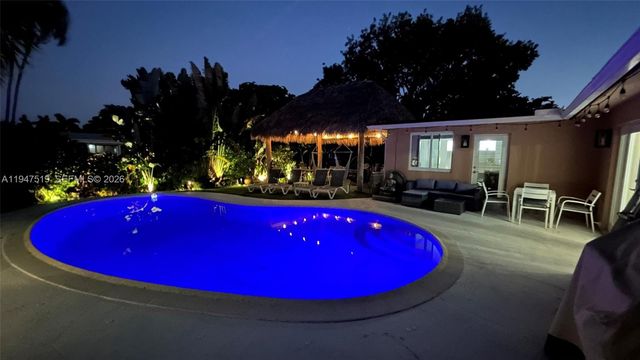 4420 NE 15th Ave, Oakland Park, FL 33334