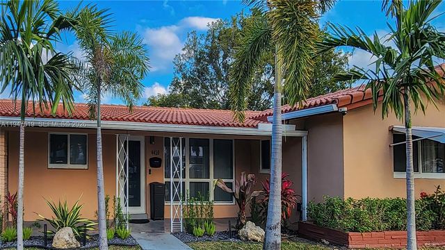 4420 NE 15th Ave, Oakland Park, FL 33334