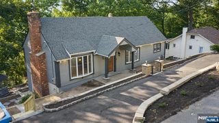 19 Cliffside Trail, Denville Township, NJ 07834