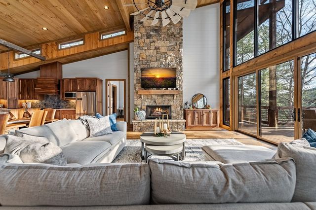 95 Woodhaven, Blue Ridge, GA 30513