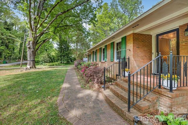 6201 Deliah Lane, Charlotte, NC 28215