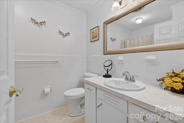 6201 Deliah Lane, Charlotte, NC 28215