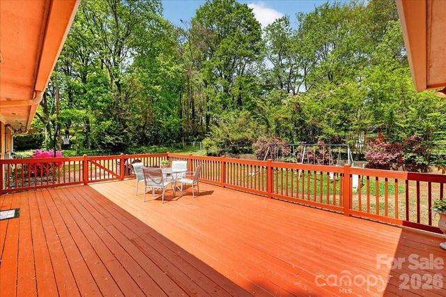 6201 Deliah Lane, Charlotte, NC 28215