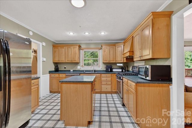 6201 Deliah Lane, Charlotte, NC 28215