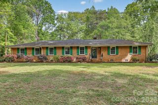 6201 Deliah Lane, Charlotte, NC 28215