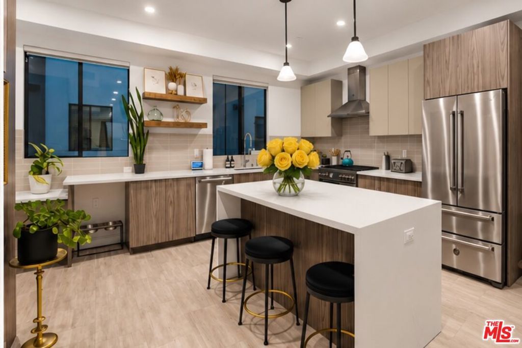 6707 N Sepulveda Boulevard, Van Nuys, CA 91411 — photo 3