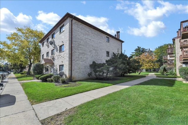 514 E Spruce Drive 2B, Palatine, IL 60074