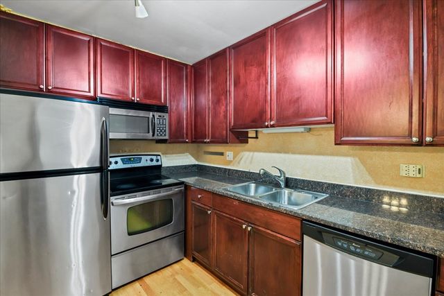 514 E Spruce Drive 2B, Palatine, IL 60074
