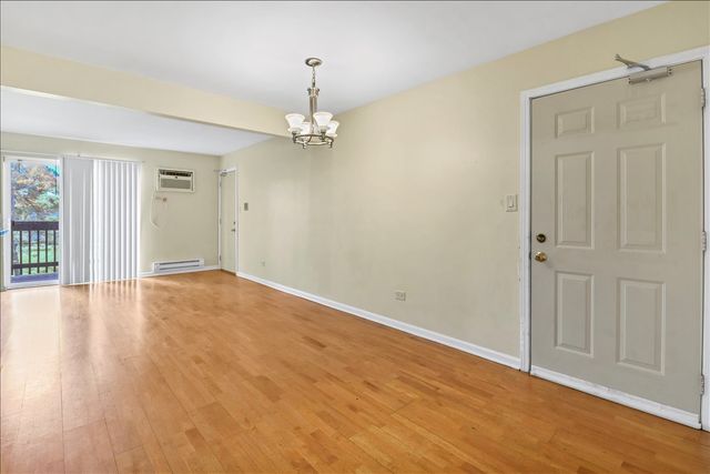 514 E Spruce Drive 2B, Palatine, IL 60074