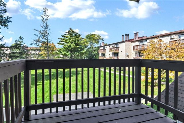 514 E Spruce Drive 2B, Palatine, IL 60074