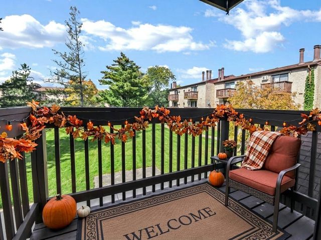 514 E Spruce Drive 2B, Palatine, IL 60074