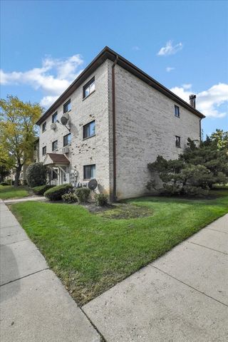 514 E Spruce Drive 2B, Palatine, IL 60074