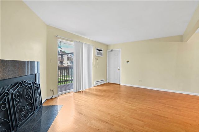 514 E Spruce Drive 2B, Palatine, IL 60074