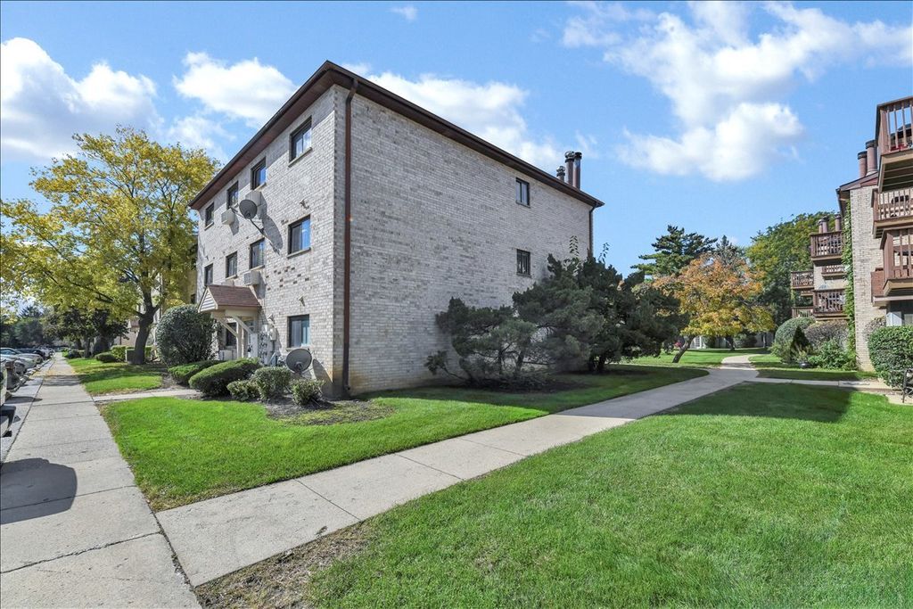 514 E Spruce Drive 2B, Palatine, IL 60074 — photo 2