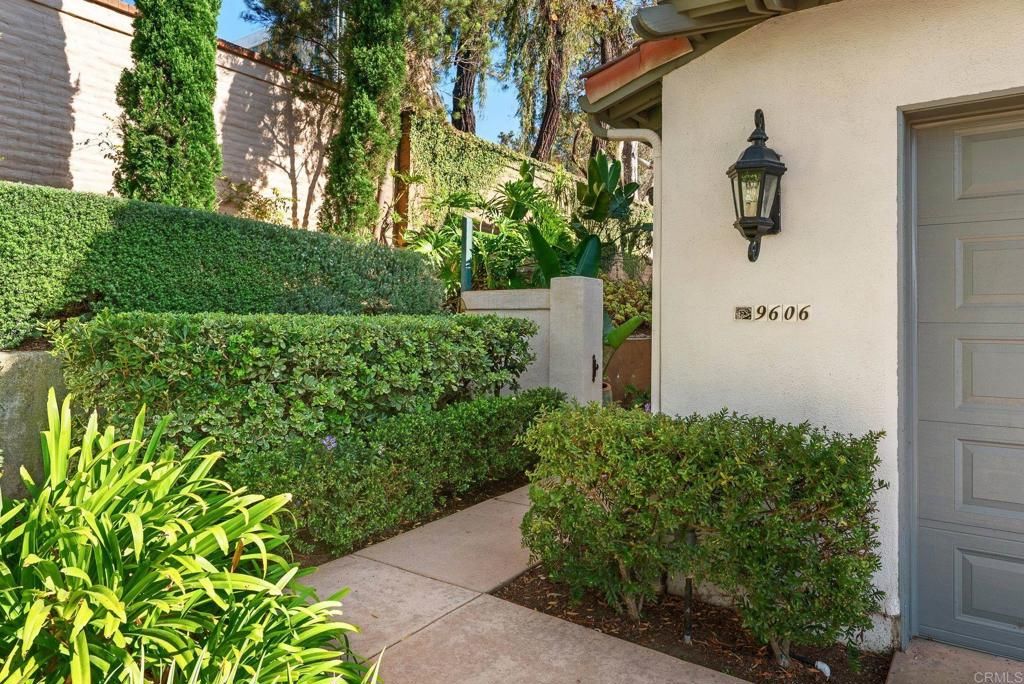9606 Claiborne Square, La Jolla, CA 92037 — photo 3