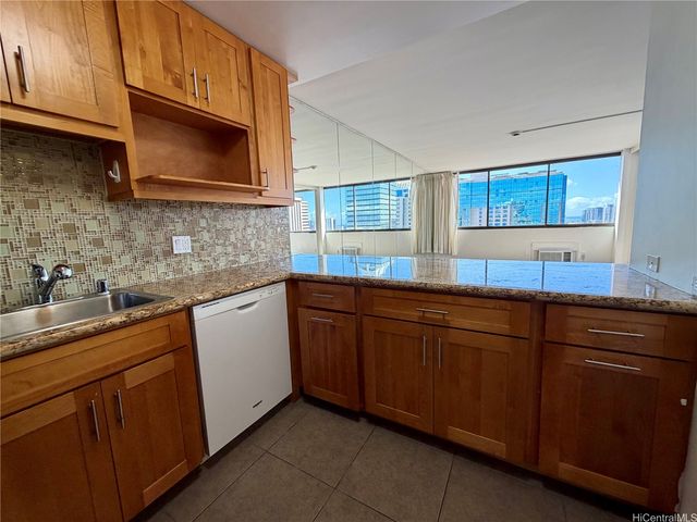 1255 Nuuanu Avenue E3203, Honolulu, HI 96817