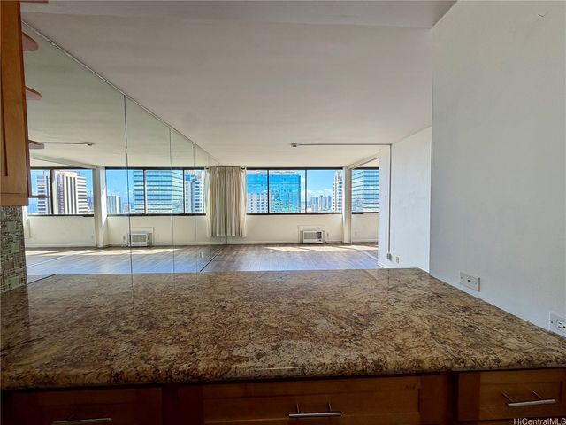 1255 Nuuanu Avenue E3203, Honolulu, HI 96817