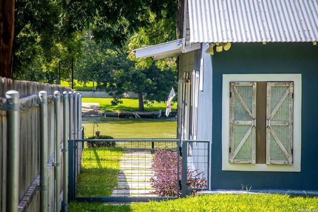 1186 HAPPY HAVEN RD, Mcqueeney, TX 78123