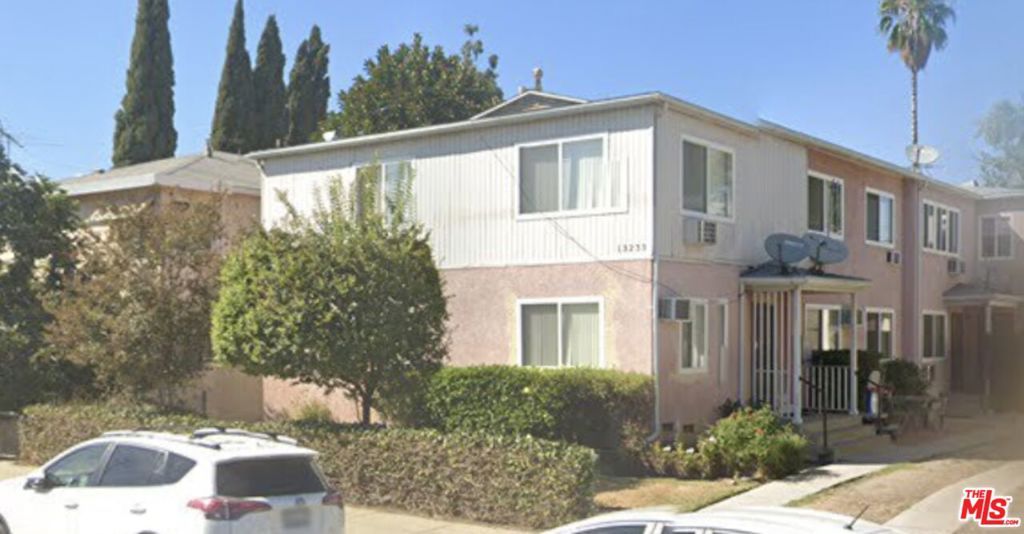 13227 Oxnard Street, Van Nuys, CA 91401 — exterior