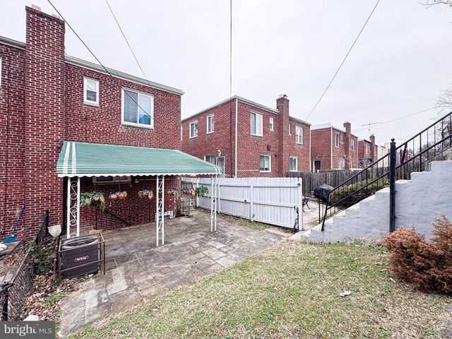 1688 FORT DUPONT ST SE, Washington, DC 20020