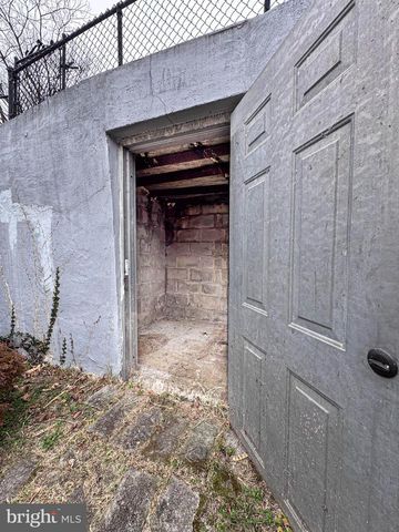 1688 FORT DUPONT ST SE, Washington, DC 20020