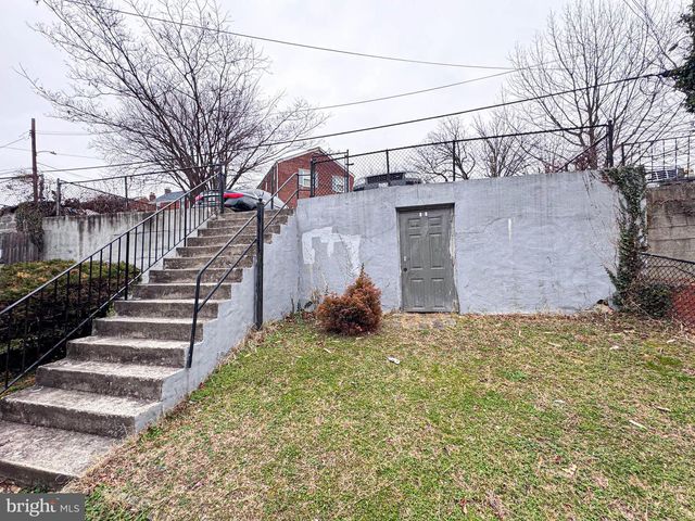 1688 FORT DUPONT ST SE, Washington, DC 20020