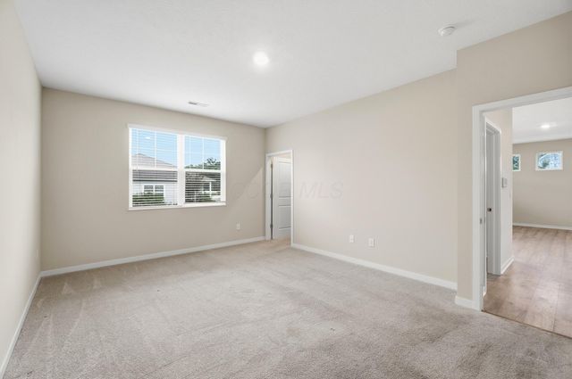 5851 Ryman Drive E, Grove City, OH 43123