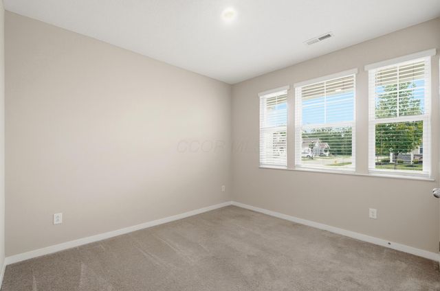 5851 Ryman Drive E, Grove City, OH 43123