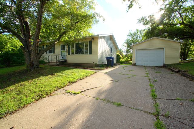 3406 MAGNOLIA Court, Bettendorf, IA 52722