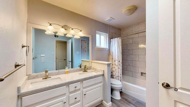 1906 Monte Largo Drive NE, Albuquerque, NM 87112