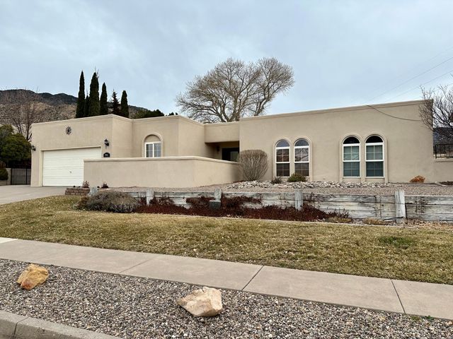 1906 Monte Largo Drive NE, Albuquerque, NM 87112