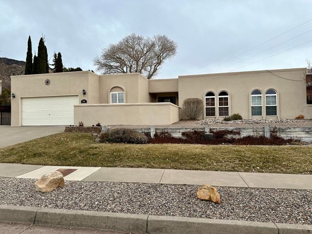 1906 Monte Largo Drive NE, Albuquerque, NM 87112