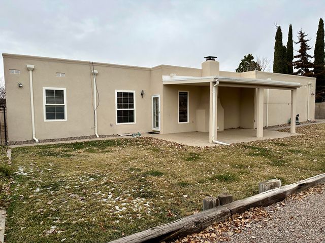 1906 Monte Largo Drive NE, Albuquerque, NM 87112