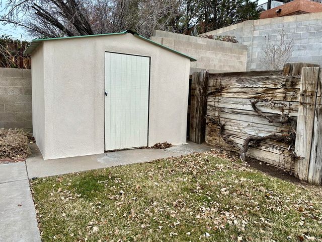 1906 Monte Largo Drive NE, Albuquerque, NM 87112