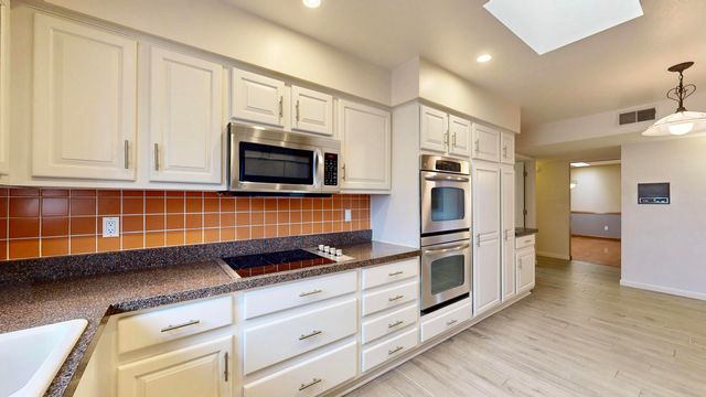 1906 Monte Largo Drive NE, Albuquerque, NM 87112