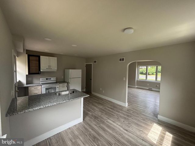 545 E HIGH ST, Elizabethtown, PA 17022