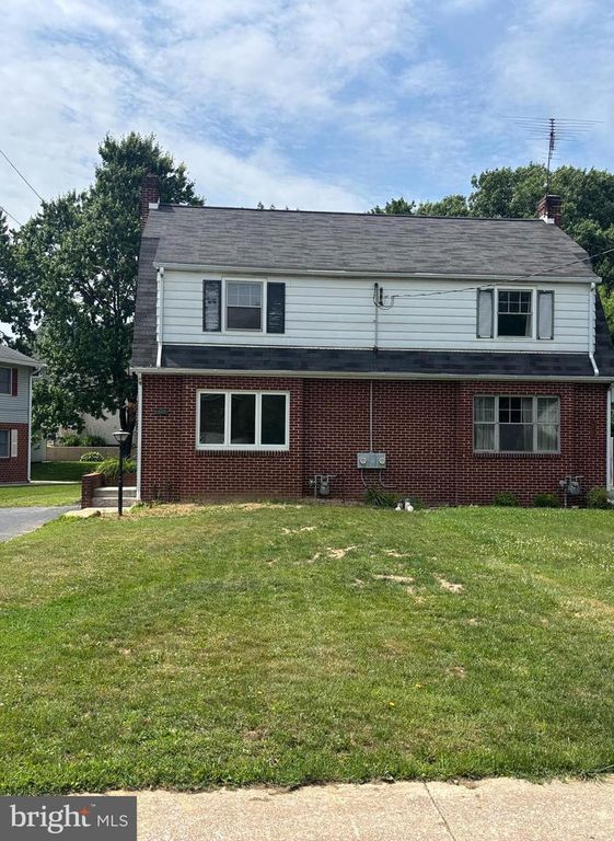 545 E HIGH ST, Elizabethtown, PA 17022
