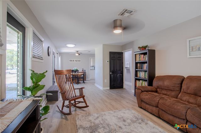 4806 Evergreen Street, Victoria, TX 77904