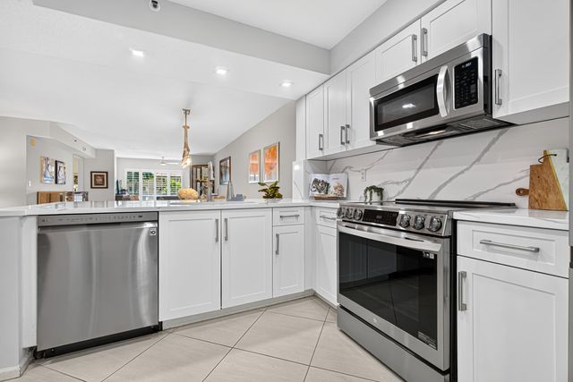 12540 Majesty Circle 303, Boynton Beach, FL 33437