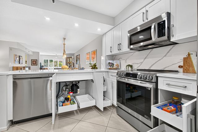 12540 Majesty Circle 303, Boynton Beach, FL 33437