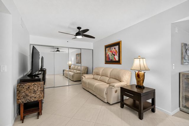 12540 Majesty Circle 303, Boynton Beach, FL 33437