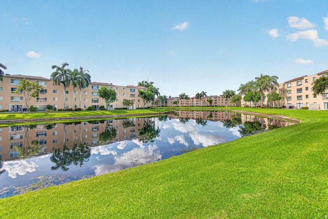 12540 Majesty Circle 303, Boynton Beach, FL 33437