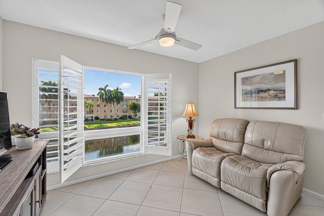 12540 Majesty Circle 303, Boynton Beach, FL 33437